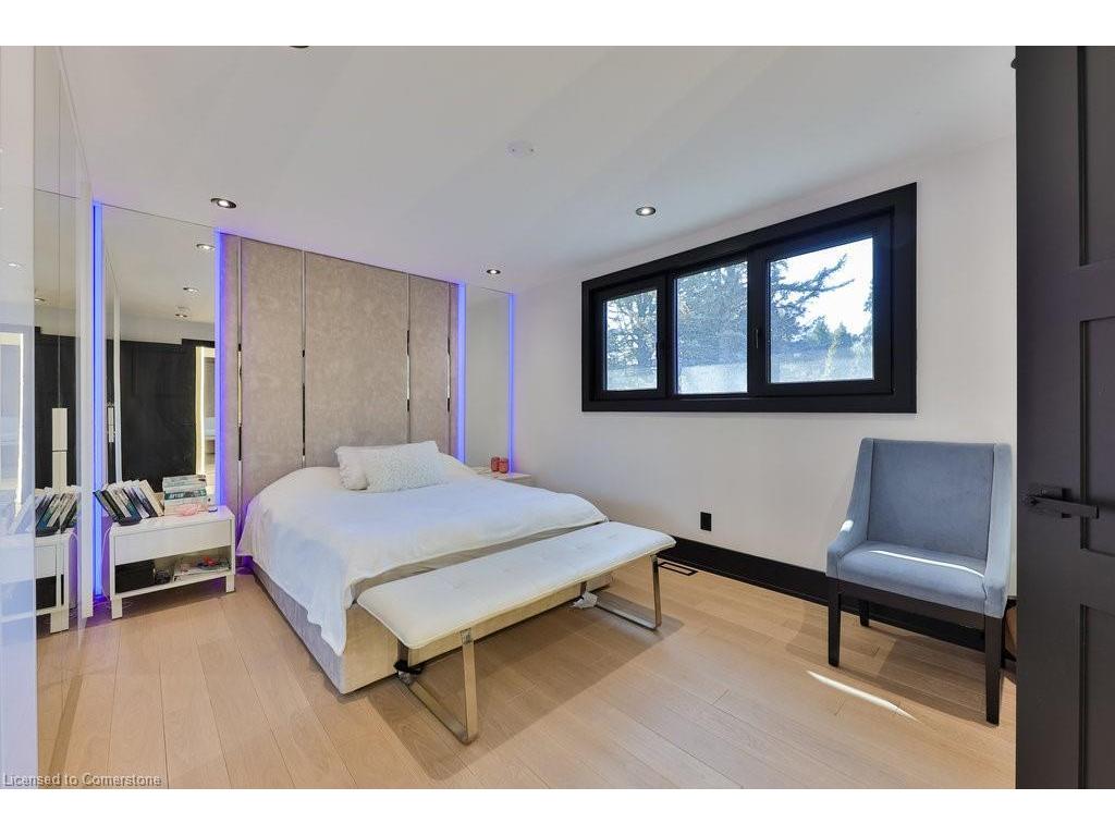 









621


Sir Richard's

Road,
Mississauga,




ON
L5C 1A3

