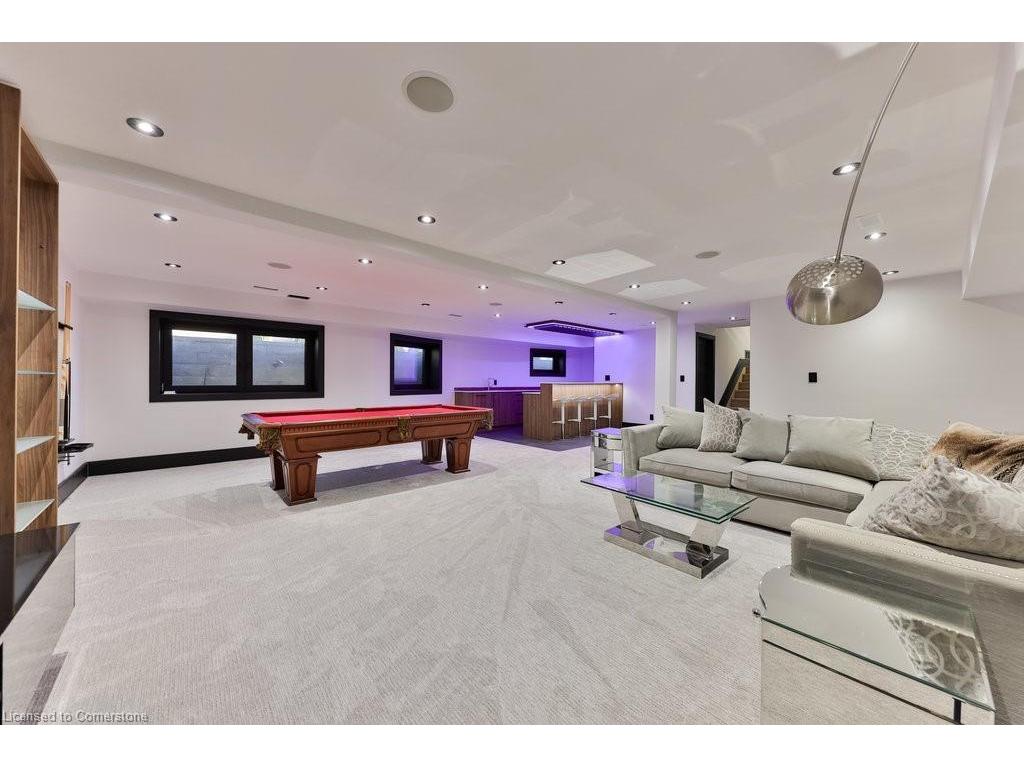 









621


Sir Richard's

Road,
Mississauga,




ON
L5C 1A3

