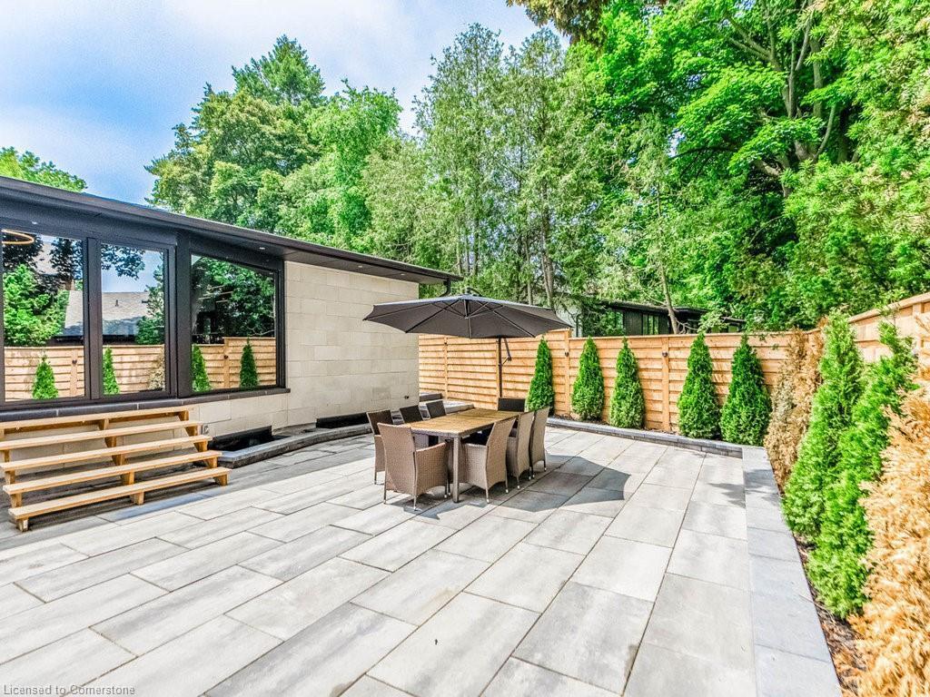 









621


Sir Richard's

Road,
Mississauga,




ON
L5C 1A3

