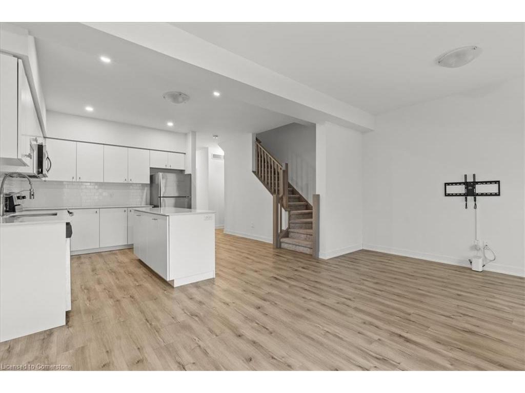 









110


Fergus

Avenue, 3,
Kitchener,




ON
N2A 0K9

