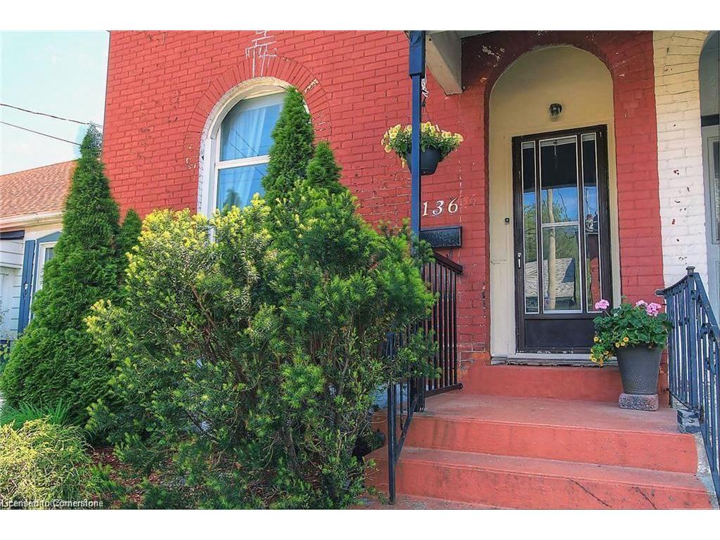 









136


Dundurn

Street North,
Hamilton,




ON
L8R 3E8


