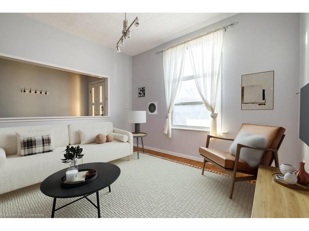 









136


Dundurn

Street North,
Hamilton,




ON
L8R 3E8

