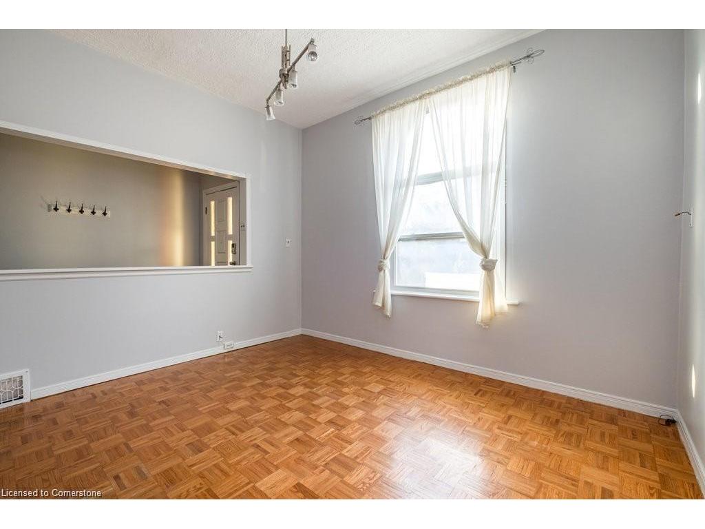 









136


Dundurn

Street North,
Hamilton,




ON
L8R 3E8

