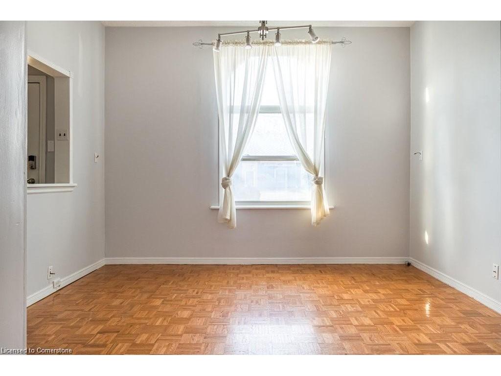 









136


Dundurn

Street North,
Hamilton,




ON
L8R 3E8

