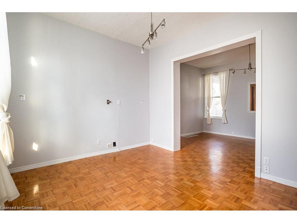









136


Dundurn

Street North,
Hamilton,




ON
L8R 3E8

