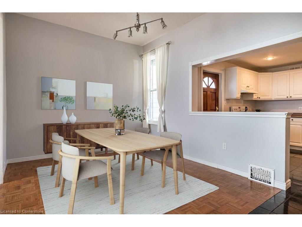 









136


Dundurn

Street North,
Hamilton,




ON
L8R 3E8

