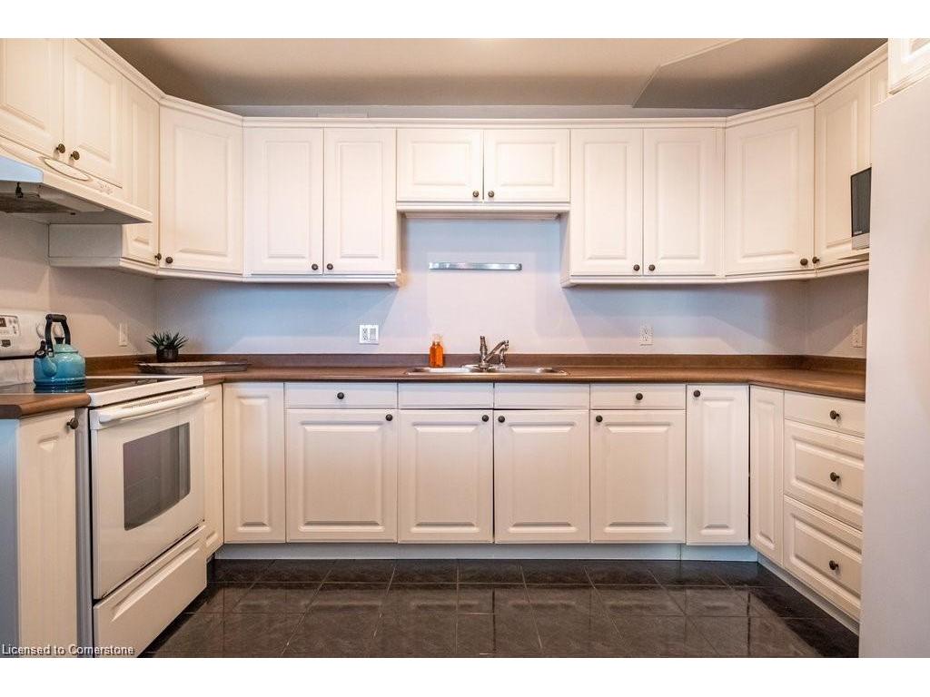 









136


Dundurn

Street North,
Hamilton,




ON
L8R 3E8

