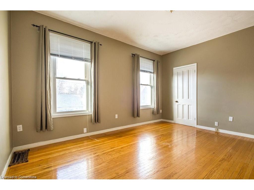 









136


Dundurn

Street North,
Hamilton,




ON
L8R 3E8

