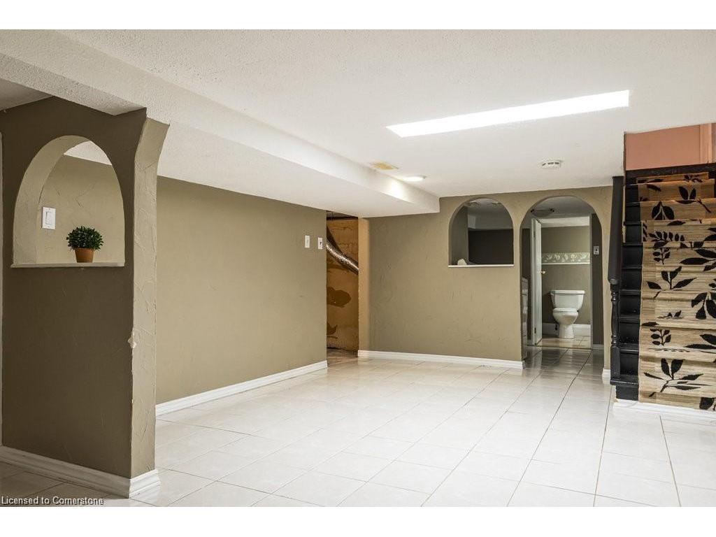 









136


Dundurn

Street North,
Hamilton,




ON
L8R 3E8

