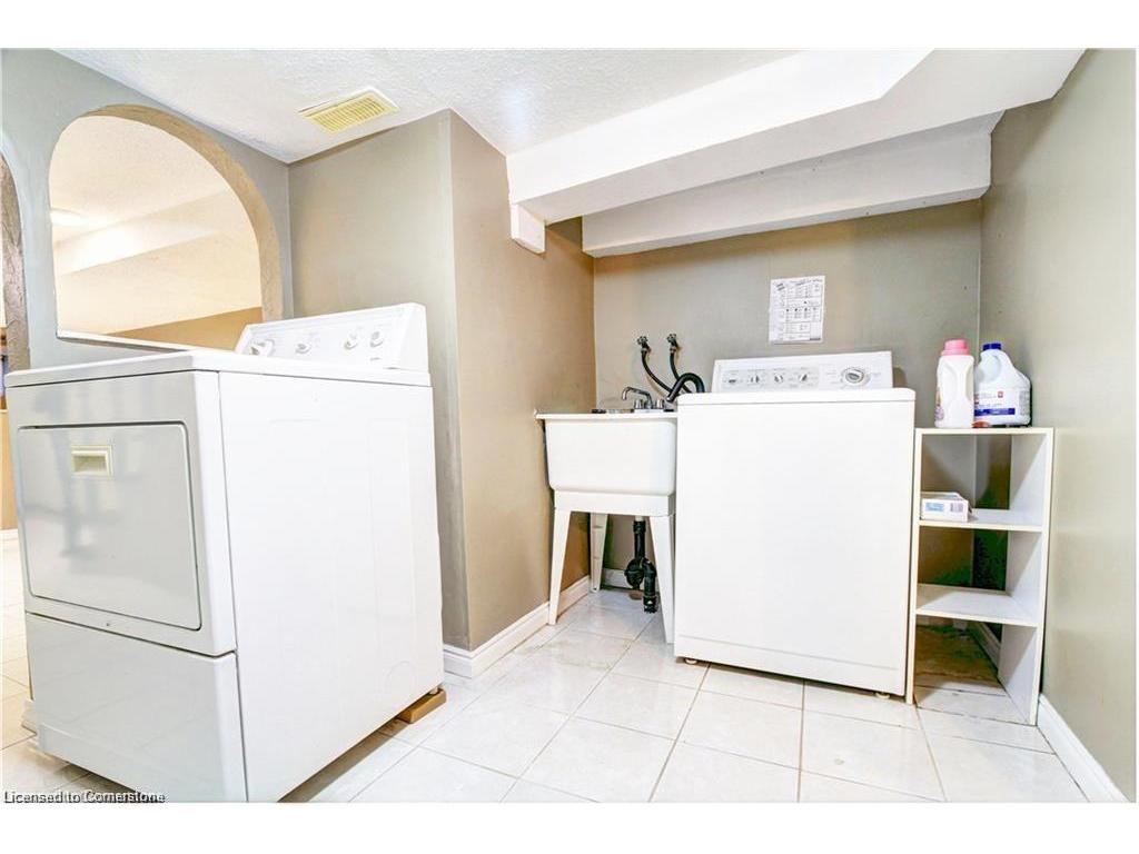 









136


Dundurn

Street North,
Hamilton,




ON
L8R 3E8

