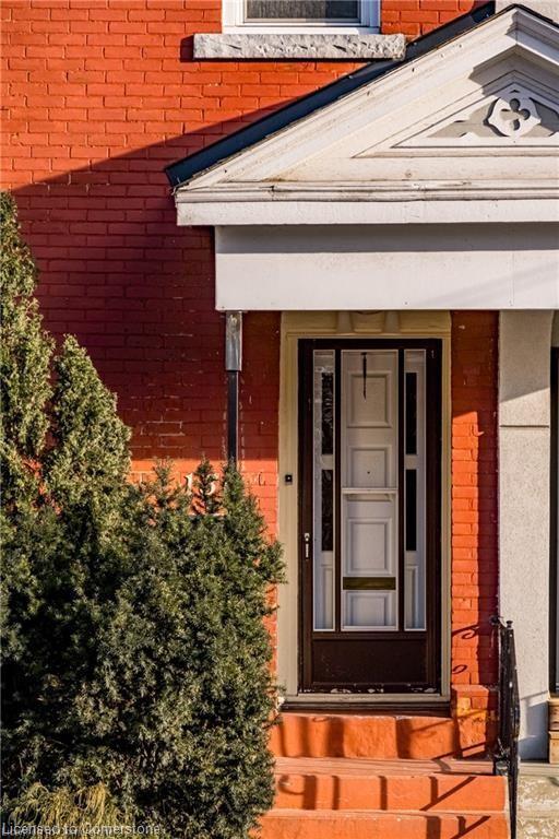









136


Dundurn

Street North,
Hamilton,




ON
L8R 3E8

