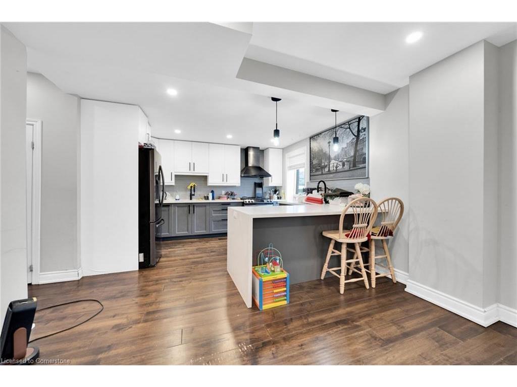 









199


Bay

Street North,
Hamilton,




ON
L8R 2R1

