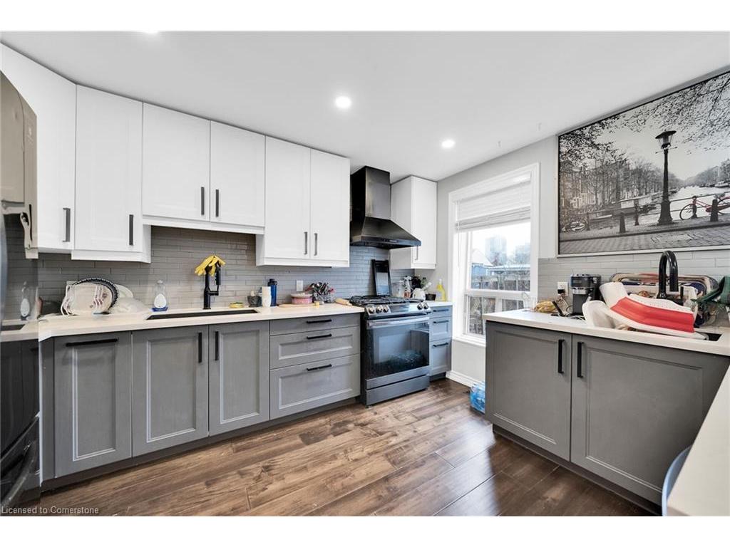 









199


Bay

Street North,
Hamilton,




ON
L8R 2R1


