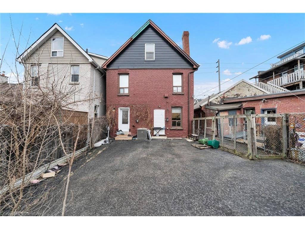 









199


Bay

Street North,
Hamilton,




ON
L8R 2R1

