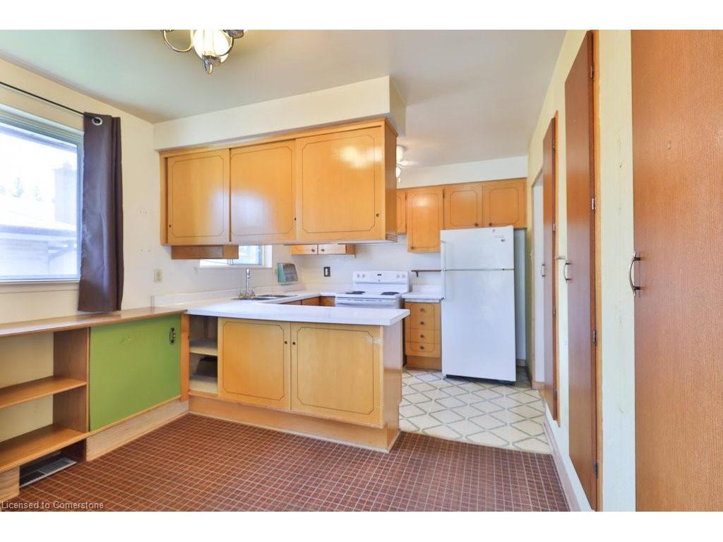 









1608


Robillard

Road,
Mississauga,




ON
L5J 3K7

