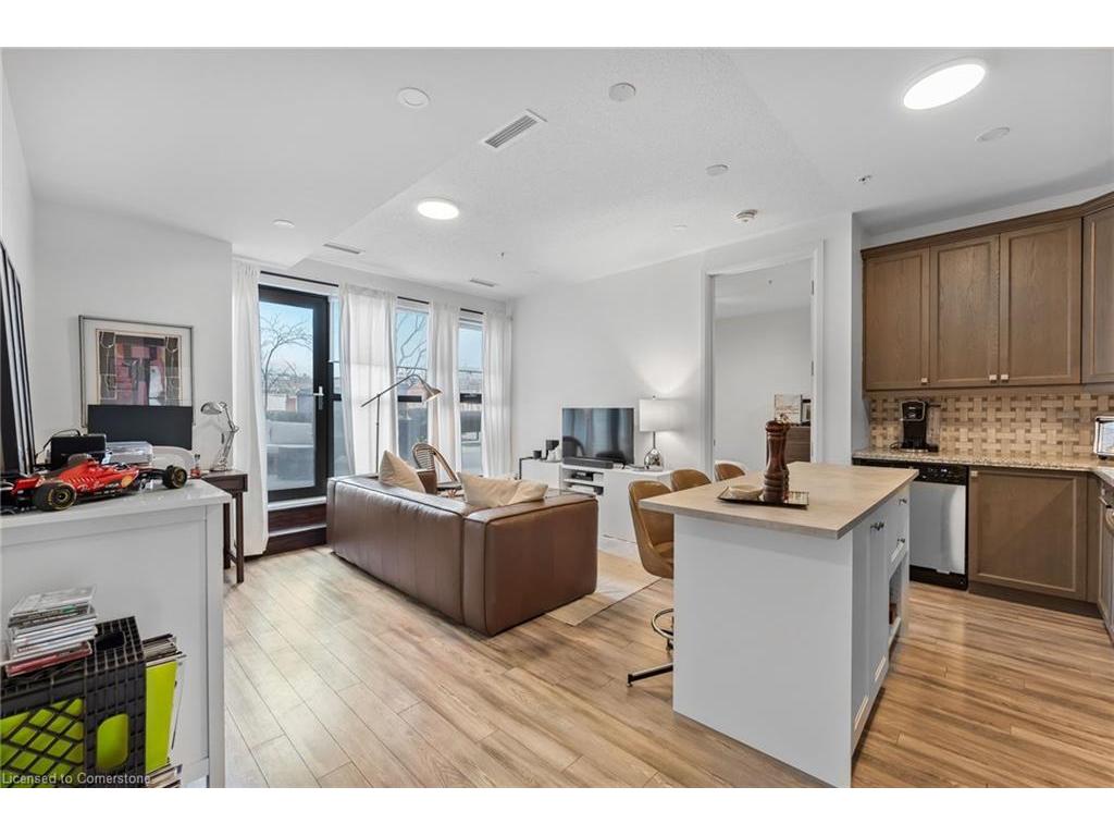 









118


King

Street East, 415,
Hamilton,




ON
L8N 0A9

