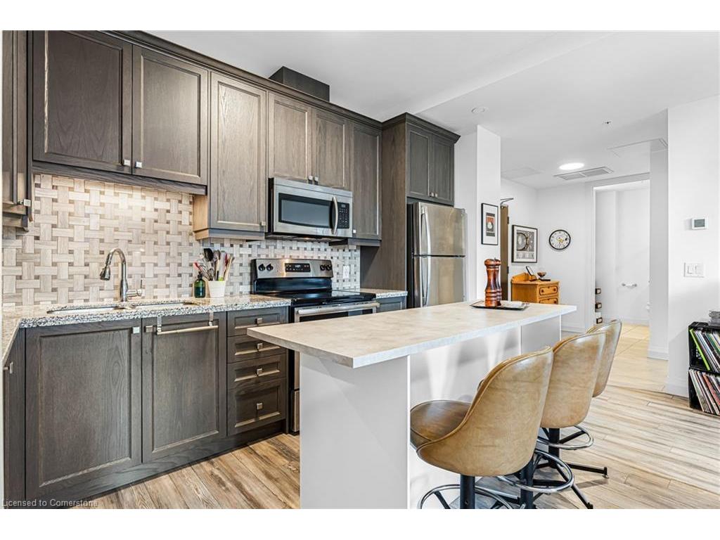 









118


King

Street East, 415,
Hamilton,




ON
L8N 0A9

