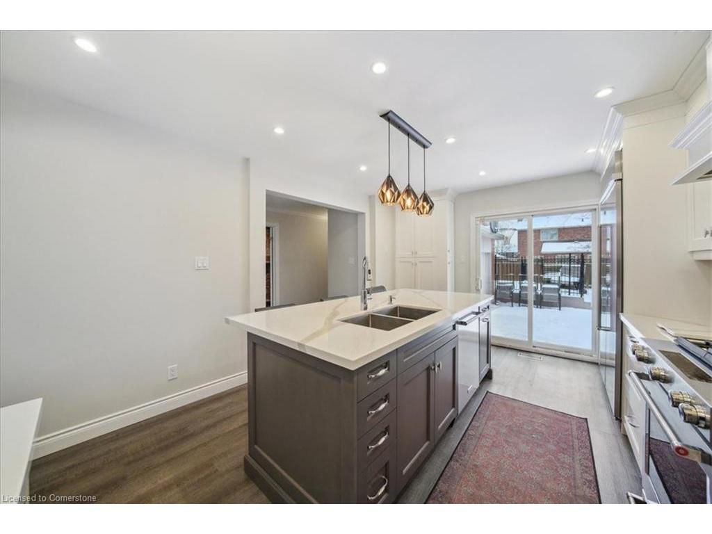 









224


O'donoghue

Avenue,
Oakville,




ON
L6H 3W6

