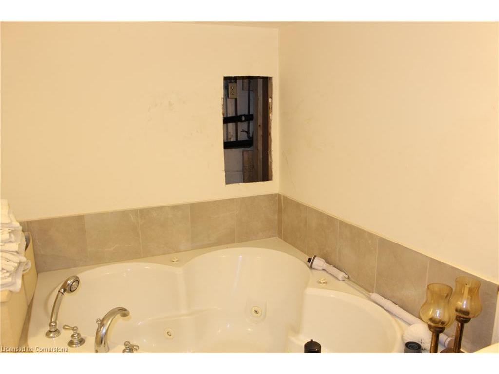 









2112


Upper James

Street,
Mount Hope,




ON
L0R 1W0

