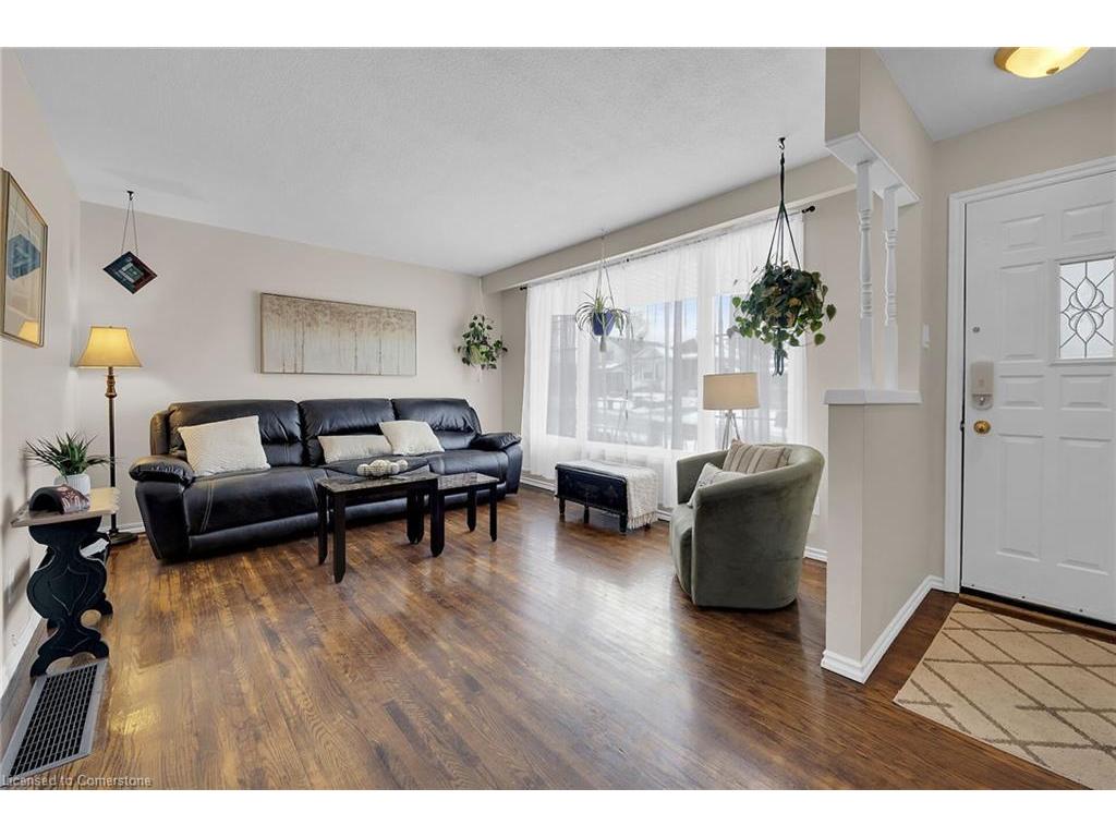 









221


East 24th

Street,
Hamilton,




ON
L8V 2Y5

