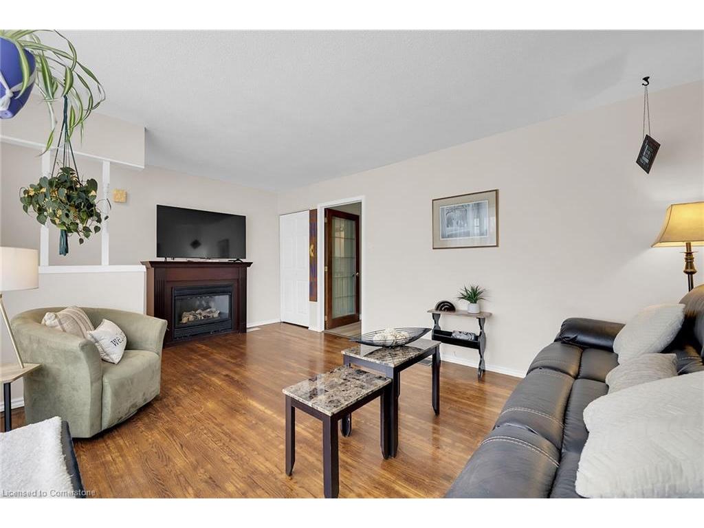 









221


East 24th

Street,
Hamilton,




ON
L8V 2Y5

