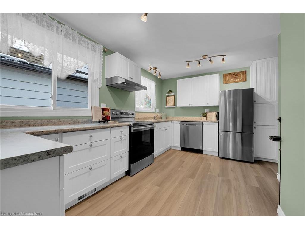 









221


East 24th

Street,
Hamilton,




ON
L8V 2Y5

