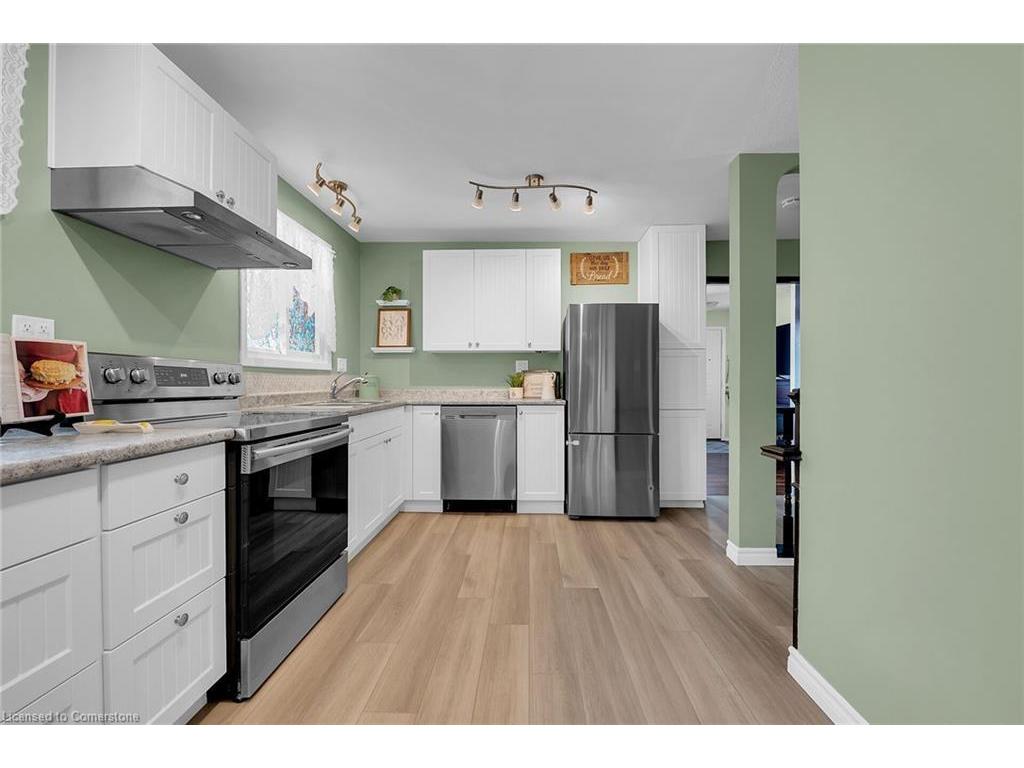 









221


East 24th

Street,
Hamilton,




ON
L8V 2Y5

