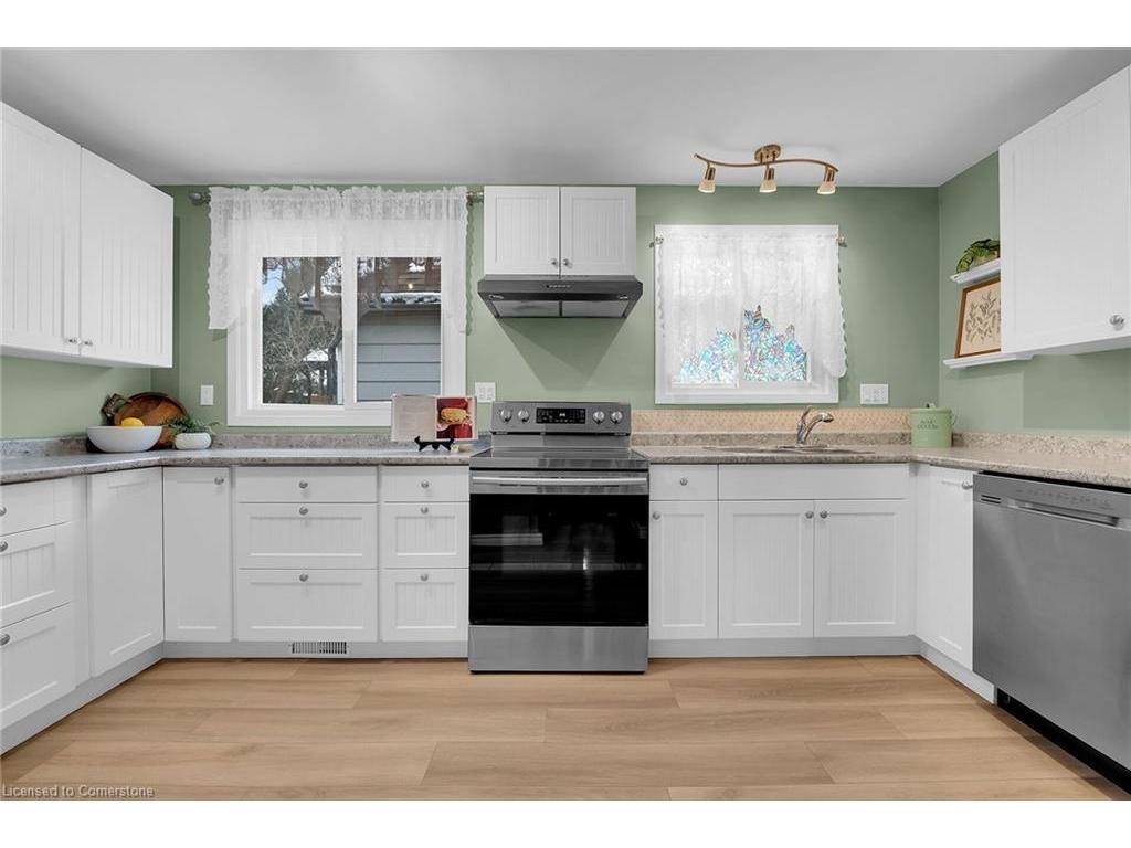 









221


East 24th

Street,
Hamilton,




ON
L8V 2Y5

