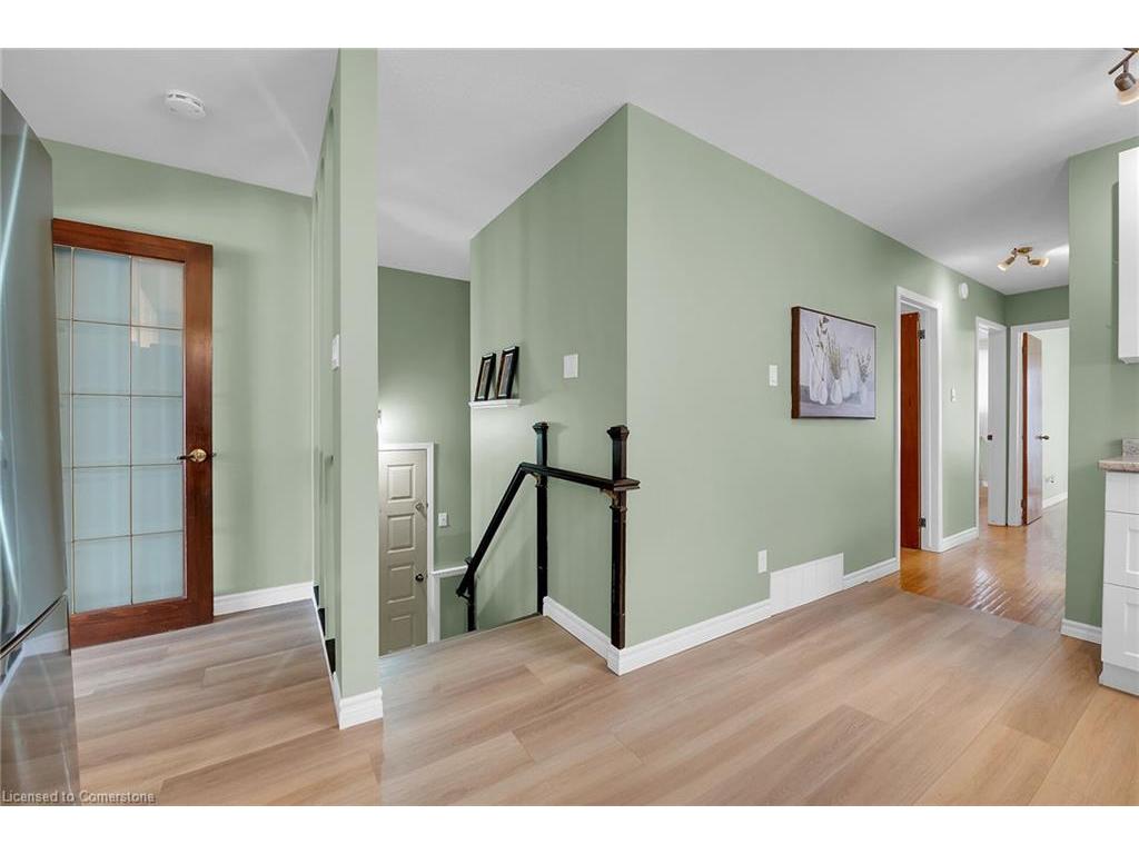 









221


East 24th

Street,
Hamilton,




ON
L8V 2Y5

