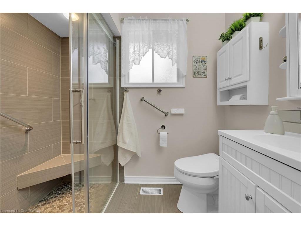 









221


East 24th

Street,
Hamilton,




ON
L8V 2Y5


