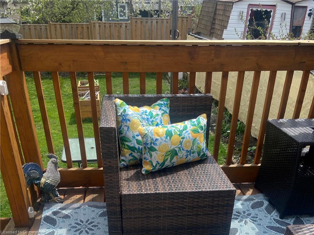 









221


East 24th

Street,
Hamilton,




ON
L8V 2Y5

