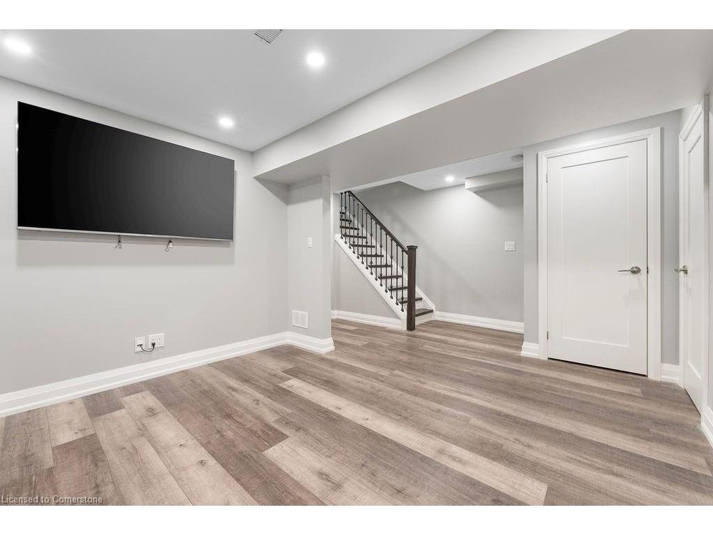 









143


Speyside

Drive,
Oakville,




ON
L6L 5Y1

