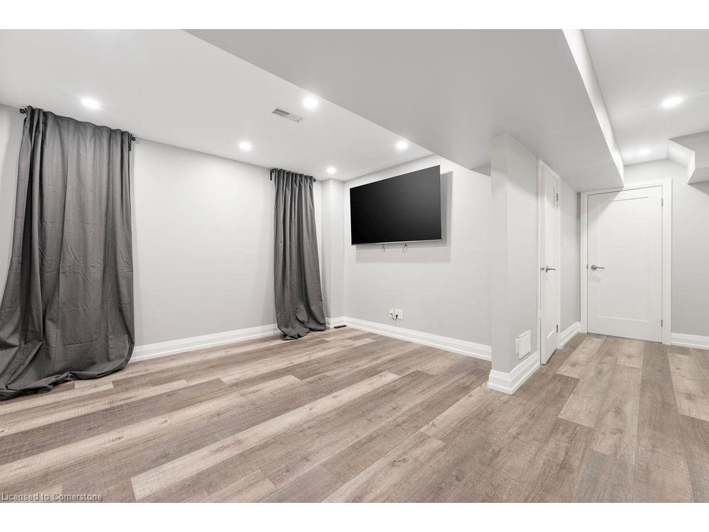 









143


Speyside

Drive,
Oakville,




ON
L6L 5Y1

