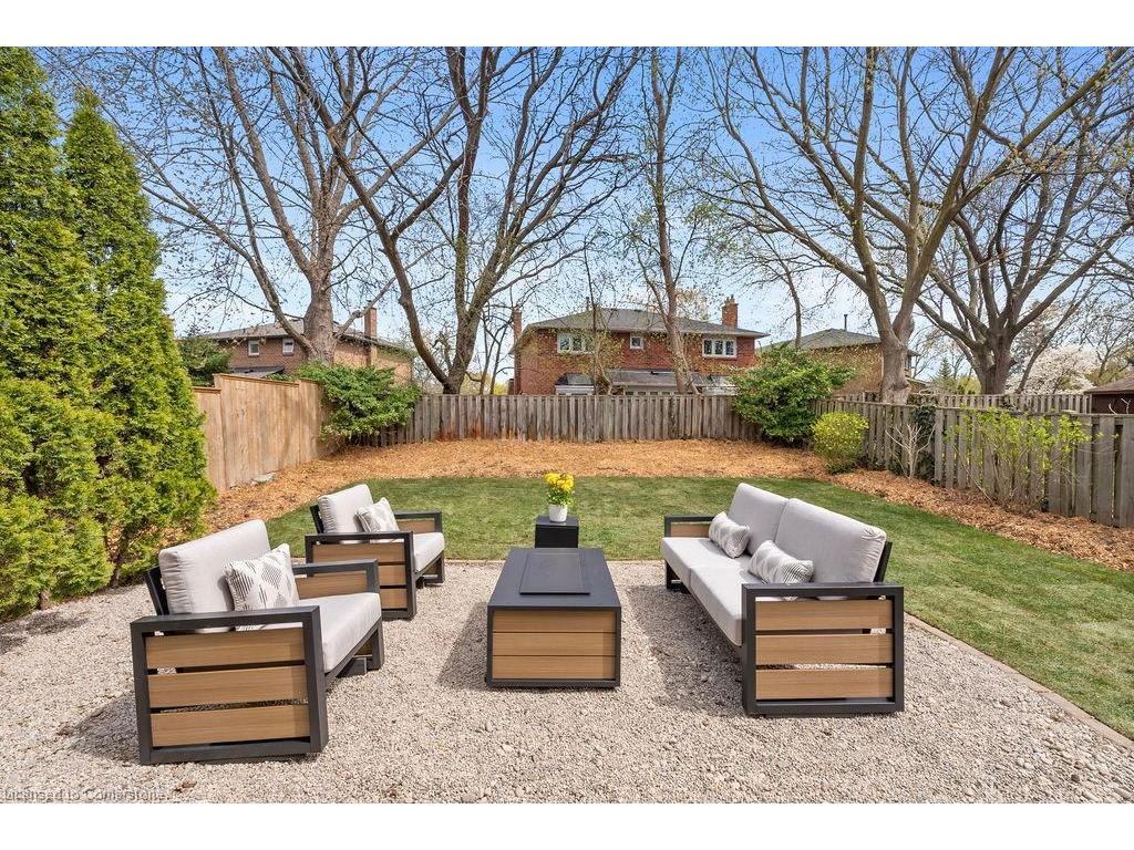 









143


Speyside

Drive,
Oakville,




ON
L6L 5Y1

