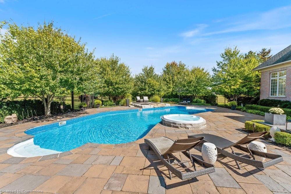 









1467


Book

Road West,
Ancaster,







ON
L0R 1R0


