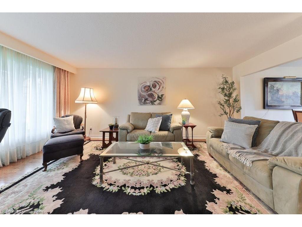 









2524


Homelands

Drive,
Mississauga,




ON
L5K 1H4

