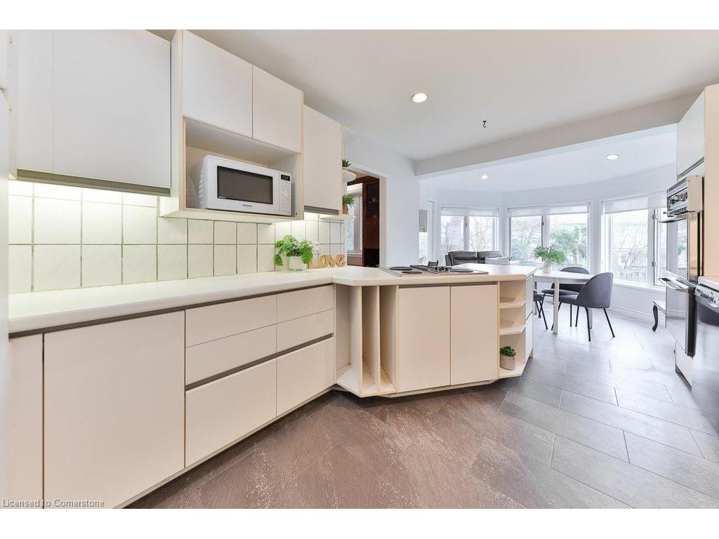 









2524


Homelands

Drive,
Mississauga,




ON
L5K 1H4

