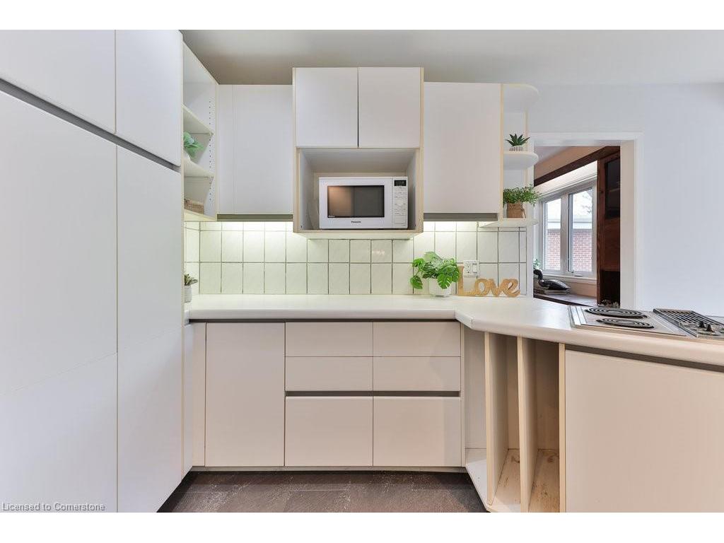 









2524


Homelands

Drive,
Mississauga,




ON
L5K 1H4


