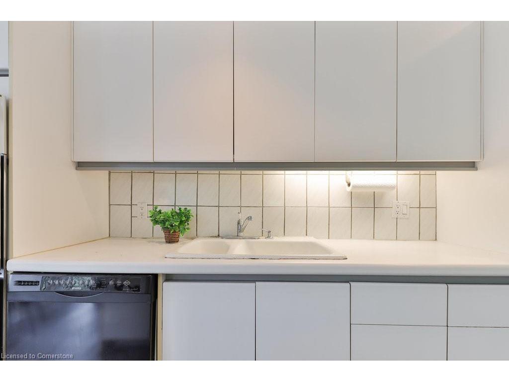 









2524


Homelands

Drive,
Mississauga,




ON
L5K 1H4

