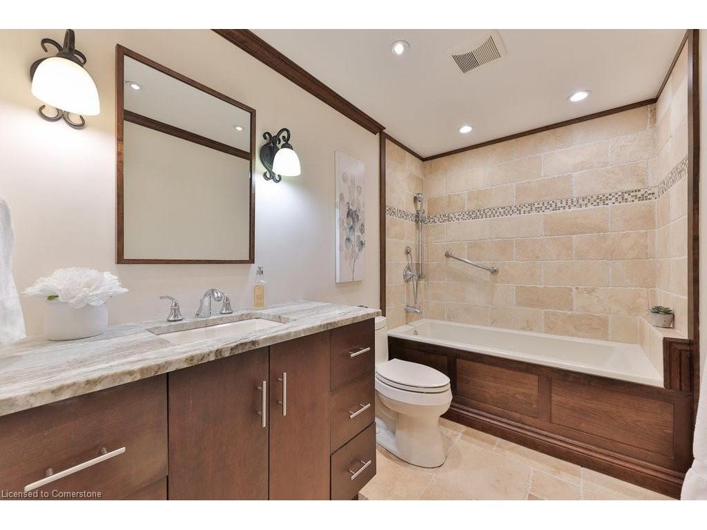 









2524


Homelands

Drive,
Mississauga,




ON
L5K 1H4

