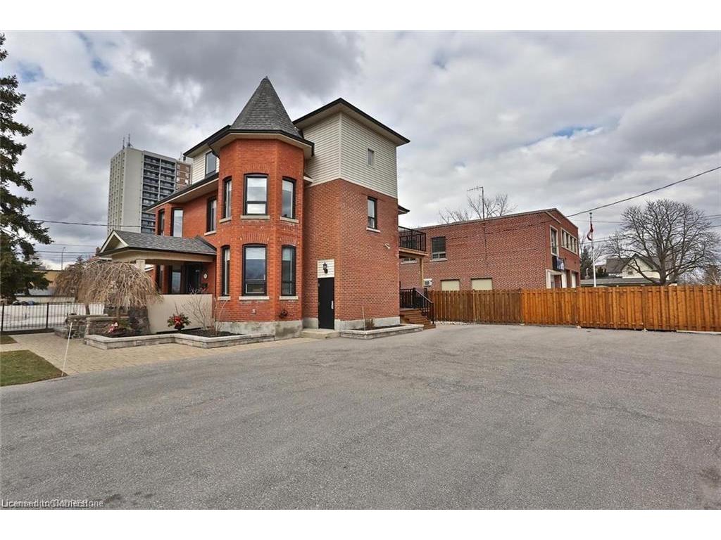 









15


Mississauga

Road South,
Mississauga,




ON
L5H 2H5

