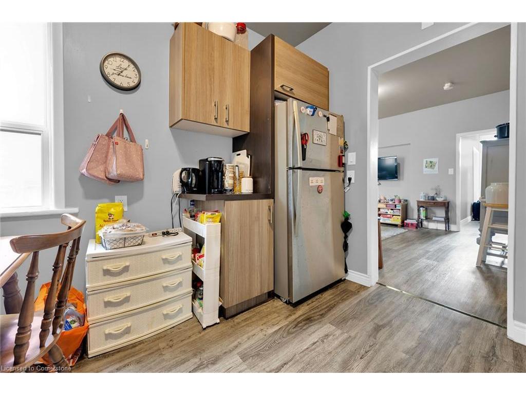 









129


Dundurn

Street North,
Hamilton,




ON
L8R 3E7

