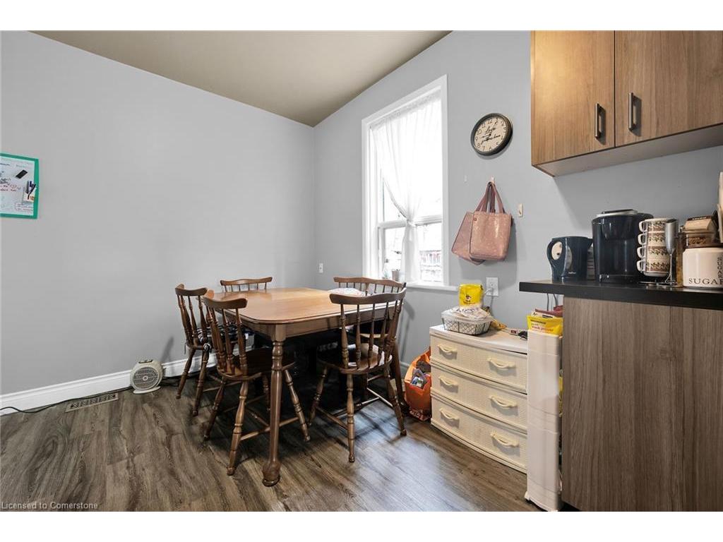 









129


Dundurn

Street North,
Hamilton,




ON
L8R 3E7

