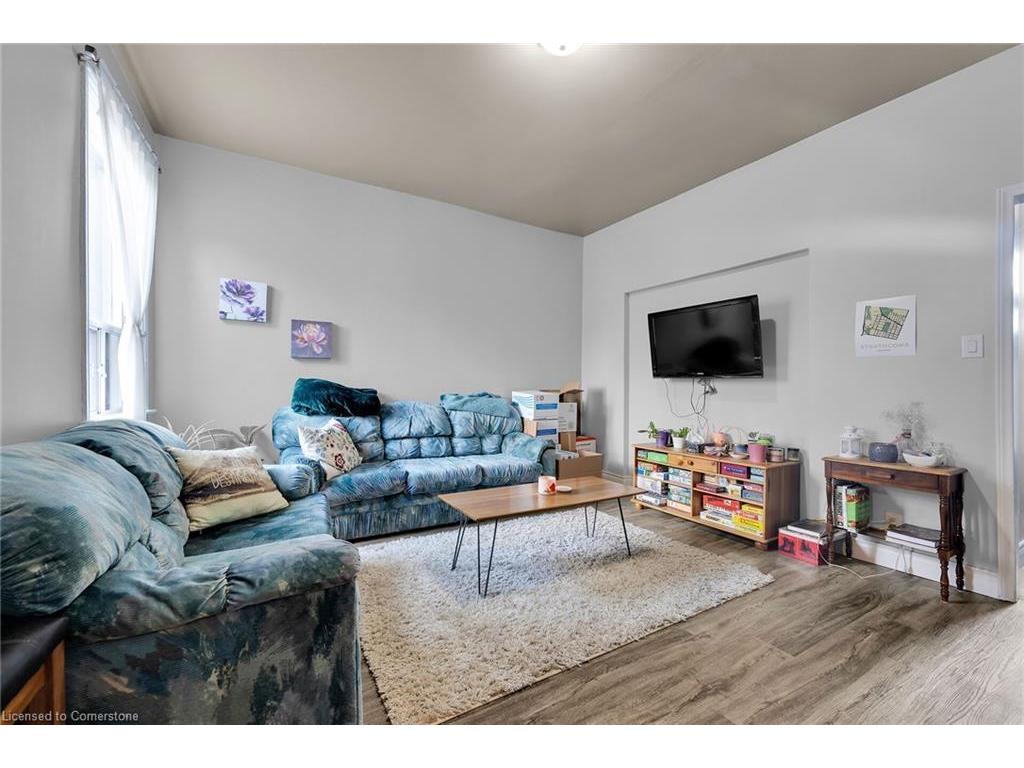 









129


Dundurn

Street North,
Hamilton,




ON
L8R 3E7

