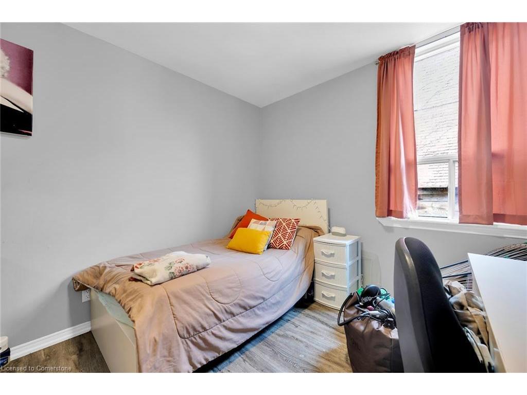 









129


Dundurn

Street North,
Hamilton,




ON
L8R 3E7

