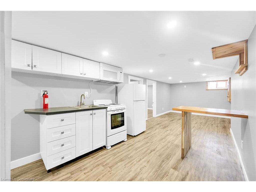 









129


Dundurn

Street North,
Hamilton,




ON
L8R 3E7

