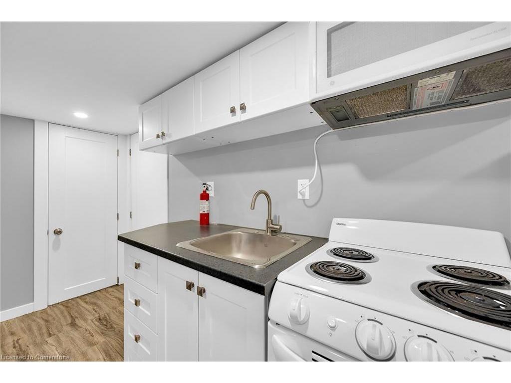 









129


Dundurn

Street North,
Hamilton,




ON
L8R 3E7

