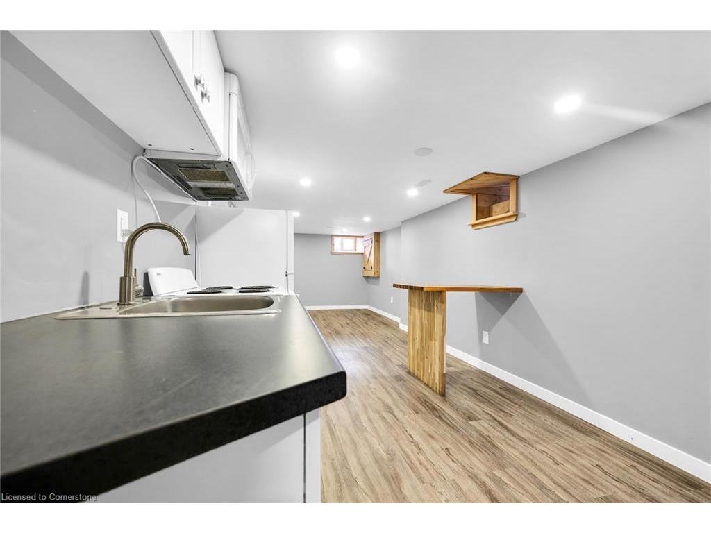 









129


Dundurn

Street North,
Hamilton,




ON
L8R 3E7

