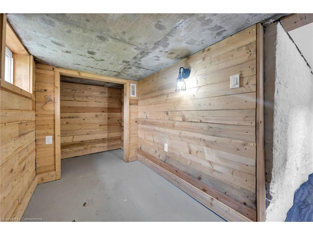 









129


Dundurn

Street North,
Hamilton,




ON
L8R 3E7

