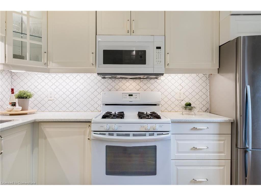 









82


Gilbert

Avenue,
Ancaster,




ON
L9G 1R4

